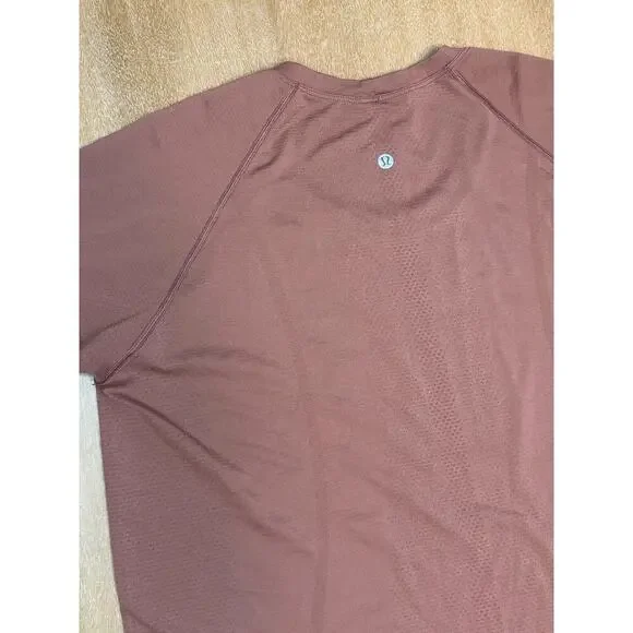 Lululemon Swiftly Tech Short-Sleeve 2.0 Shirt MAUVE Size 16 - Picture 2 of 4